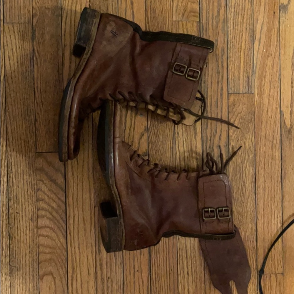 FRYE boots. Size 8. Broken zipper on one side